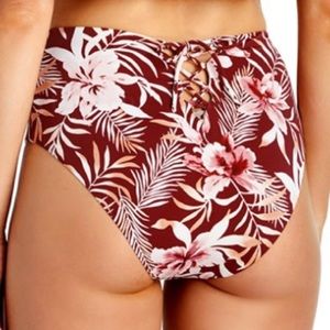 NWT Radio Fiji lace up bottoms